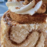 cinnamon roll cheesecake